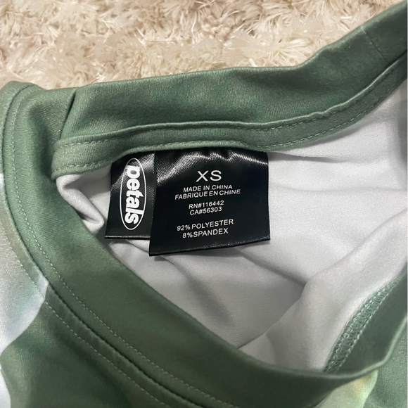 Green Patterned Crop Top - Picture 5 of 5